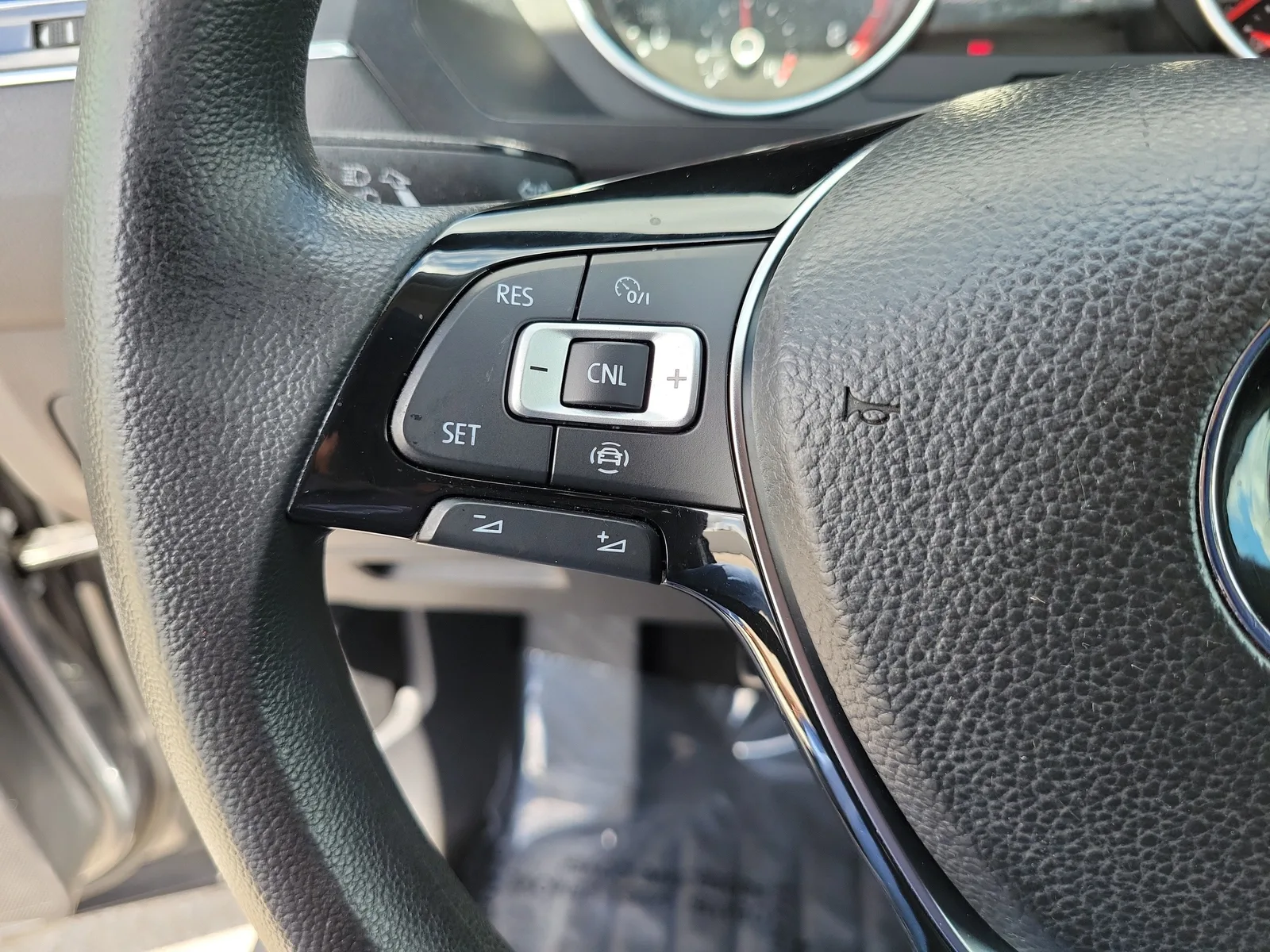 2019 Volkswagen Tiguan S photo 21