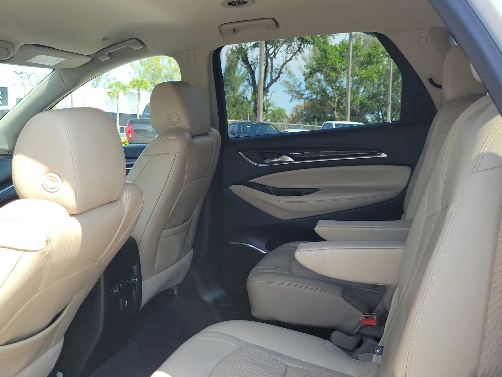 2020 Buick Enclave Essence photo 13