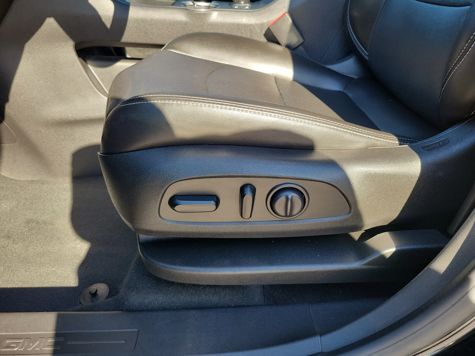2022 GMC Terrain SLT photo 12