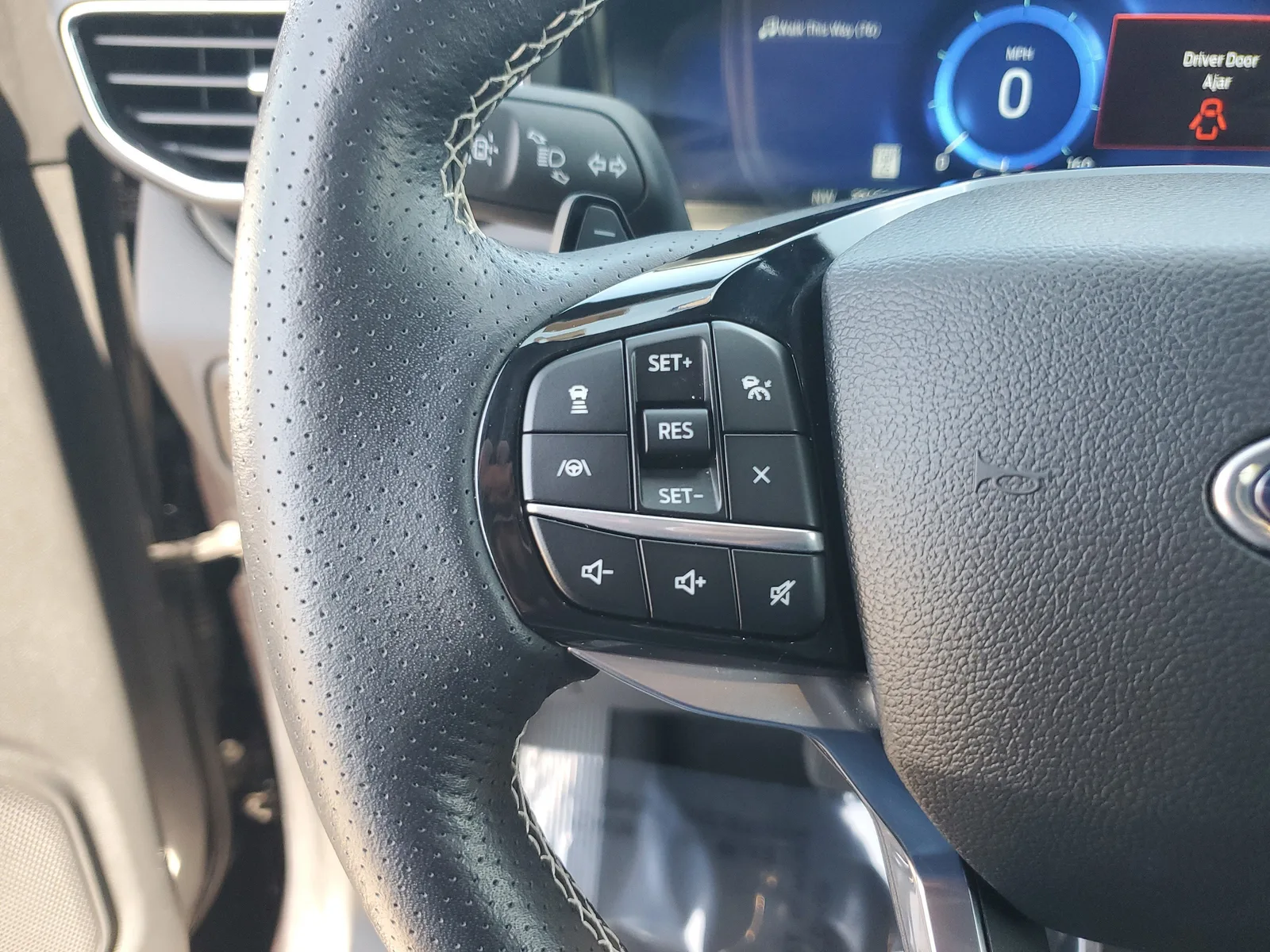 2023 Ford Explorer ST 4WD photo 23