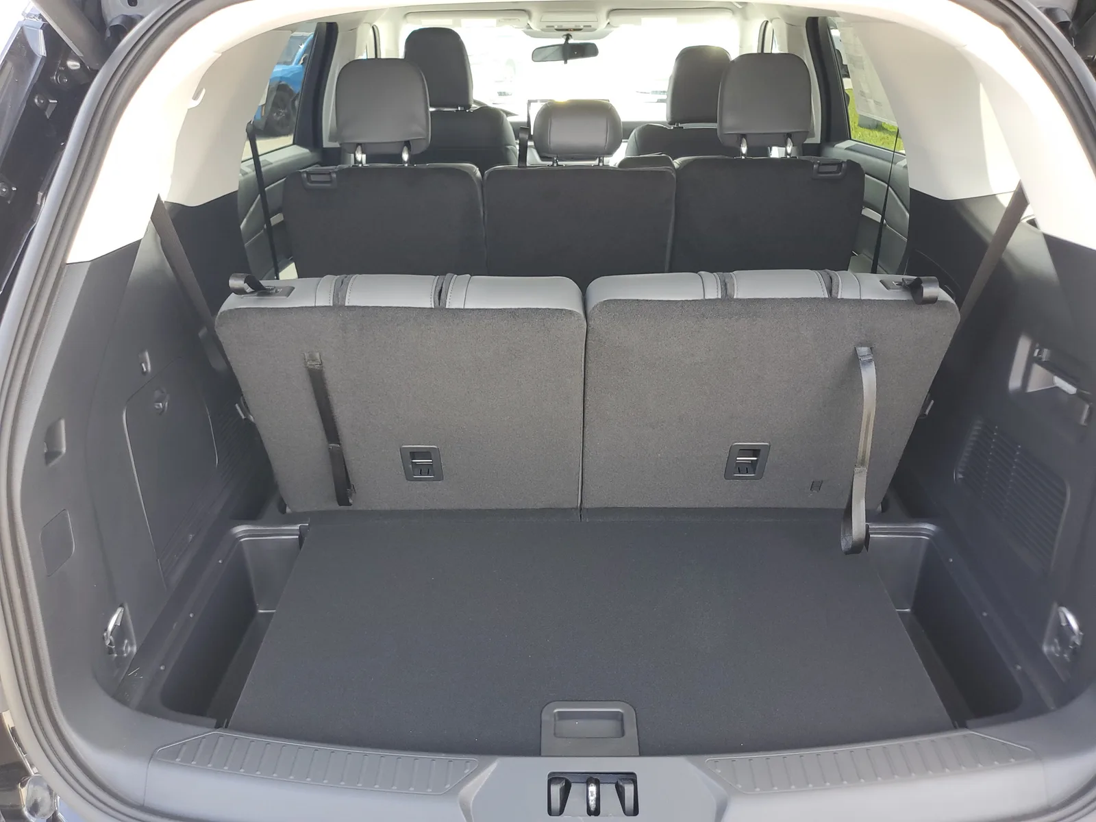 2025 Ford Explorer Active photo 8