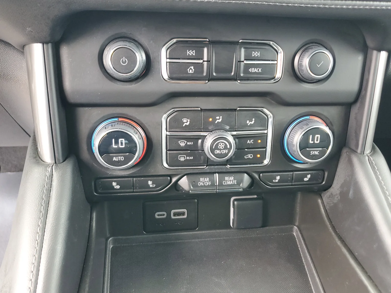 2023 Chevrolet Suburban Z71 4WD photo 27