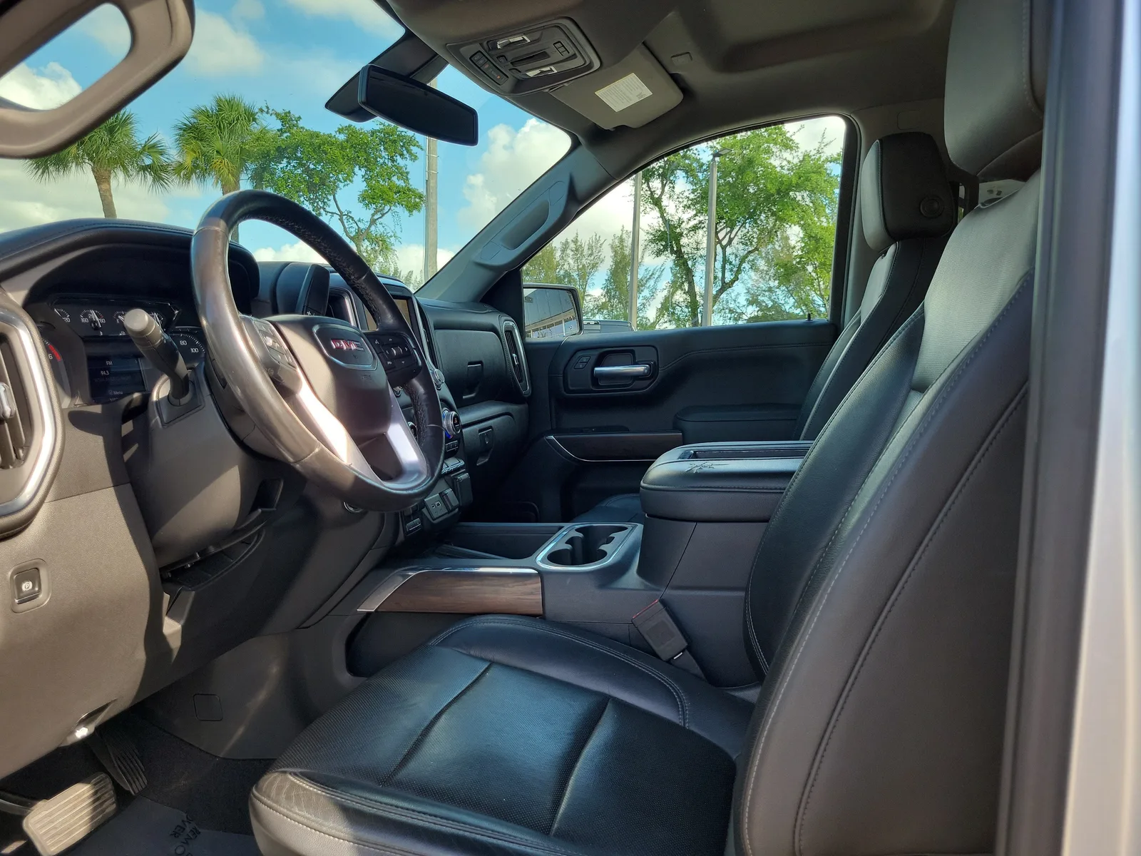 2020 GMC Sierra 1500 SLT photo 12