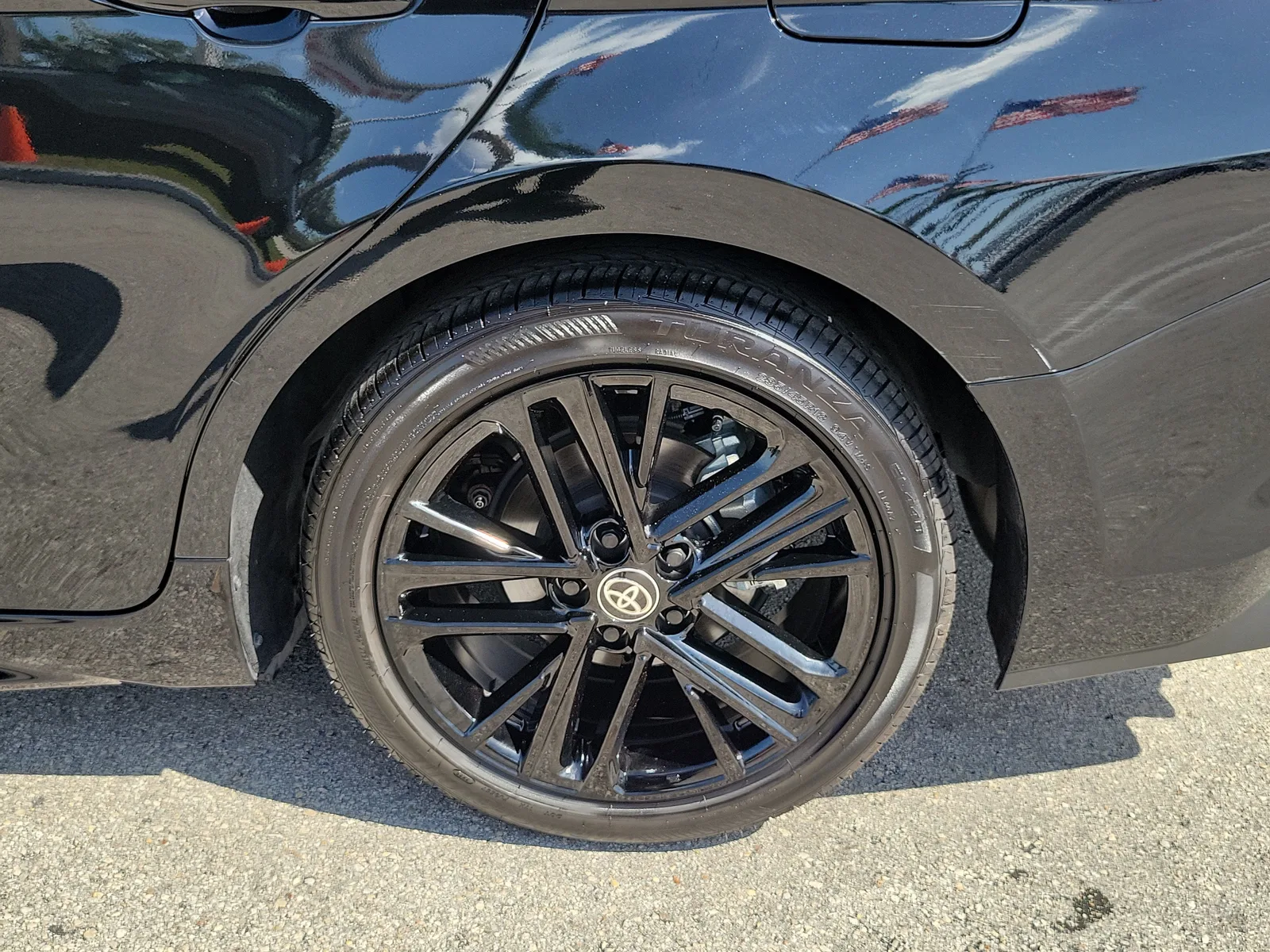 2025 Toyota Camry LE photo 9