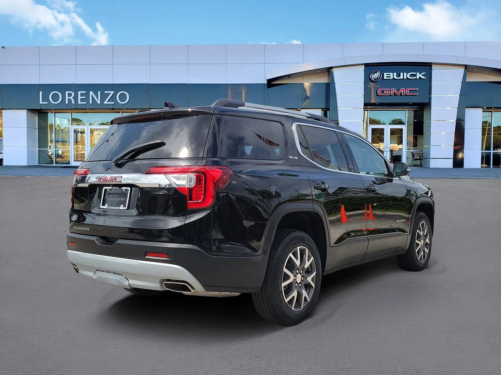 2023 GMC Acadia SLE photo 5