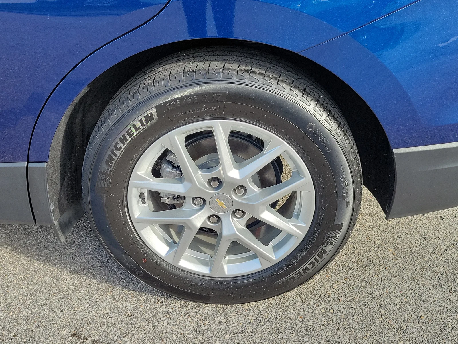 2023 Chevrolet Equinox LS photo 24