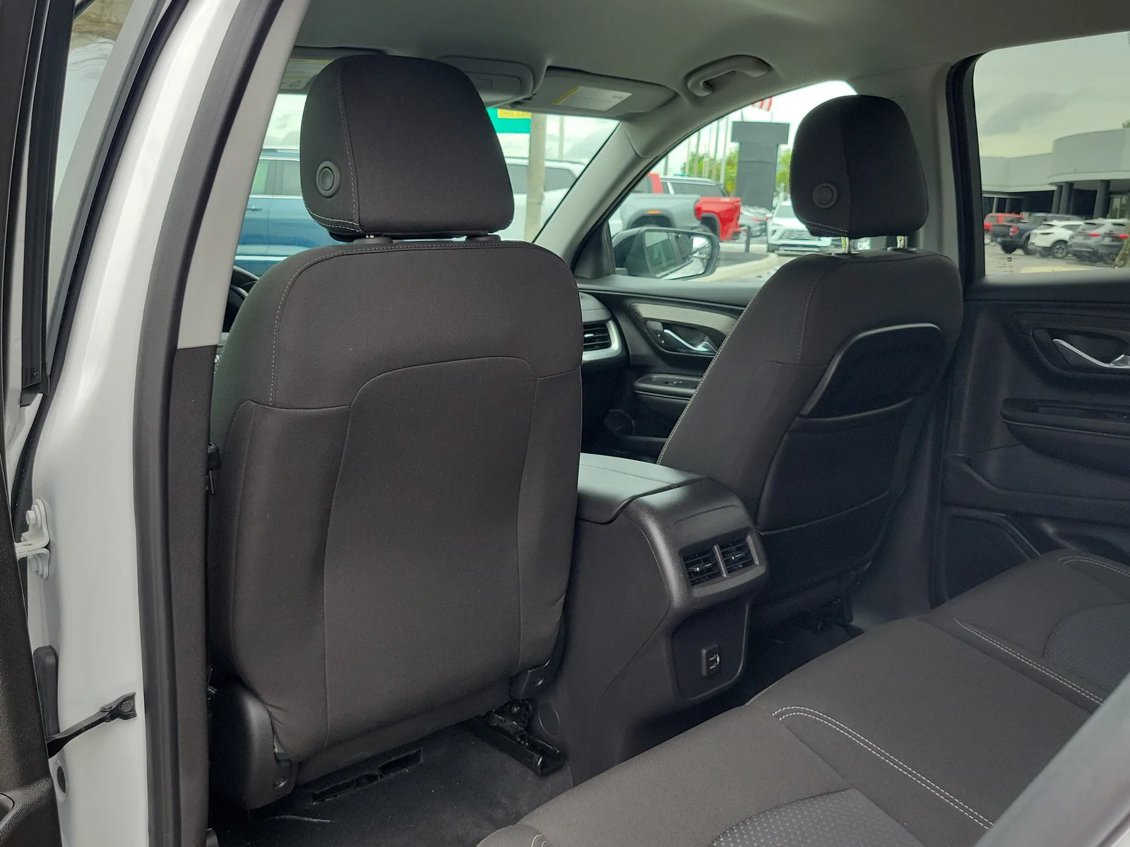 2024 GMC Terrain SLE photo 14