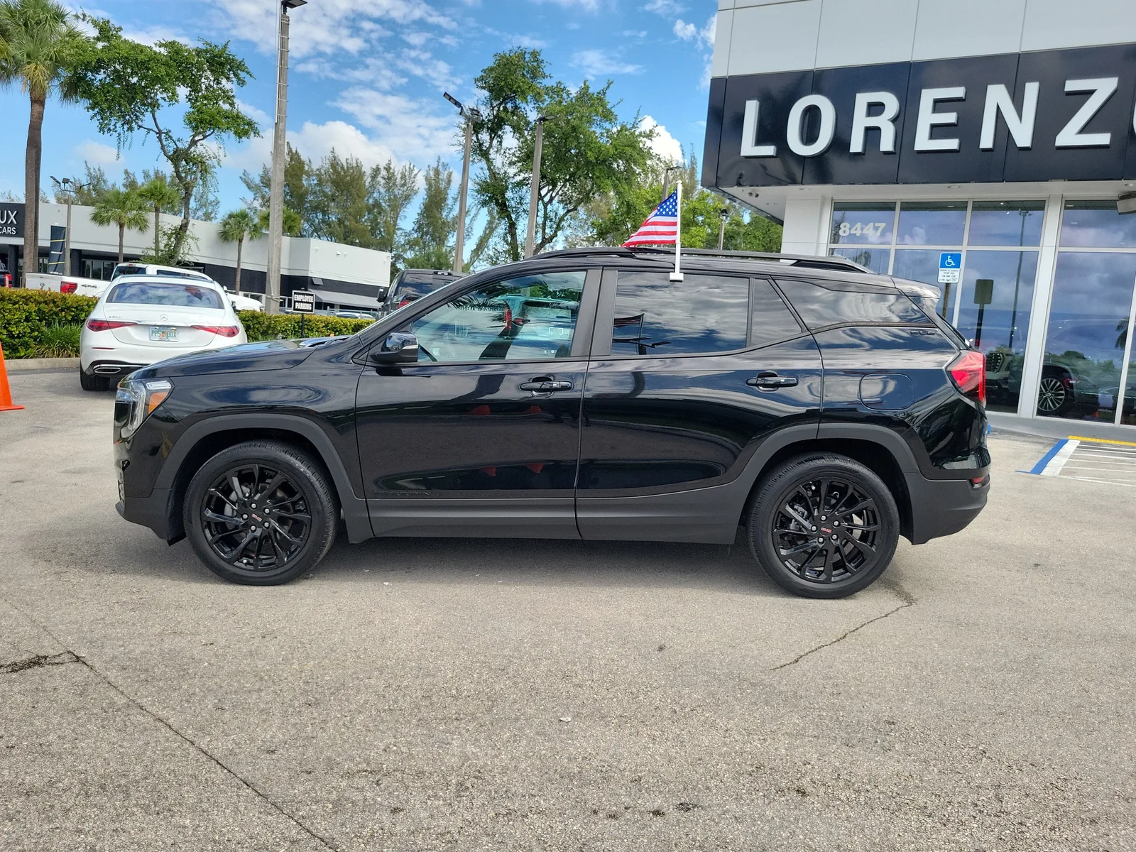 2023 GMC Terrain SLE photo 8