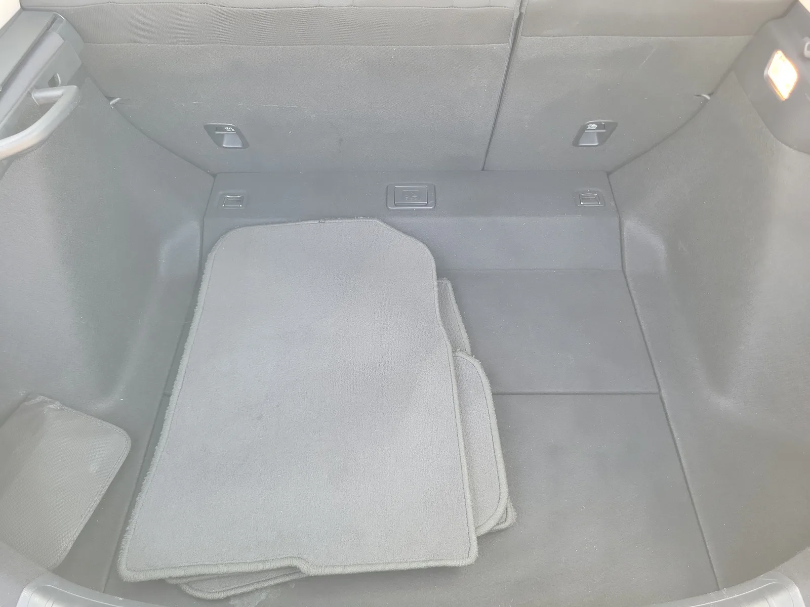 2024 Honda Civic Hatchback LX photo 29
