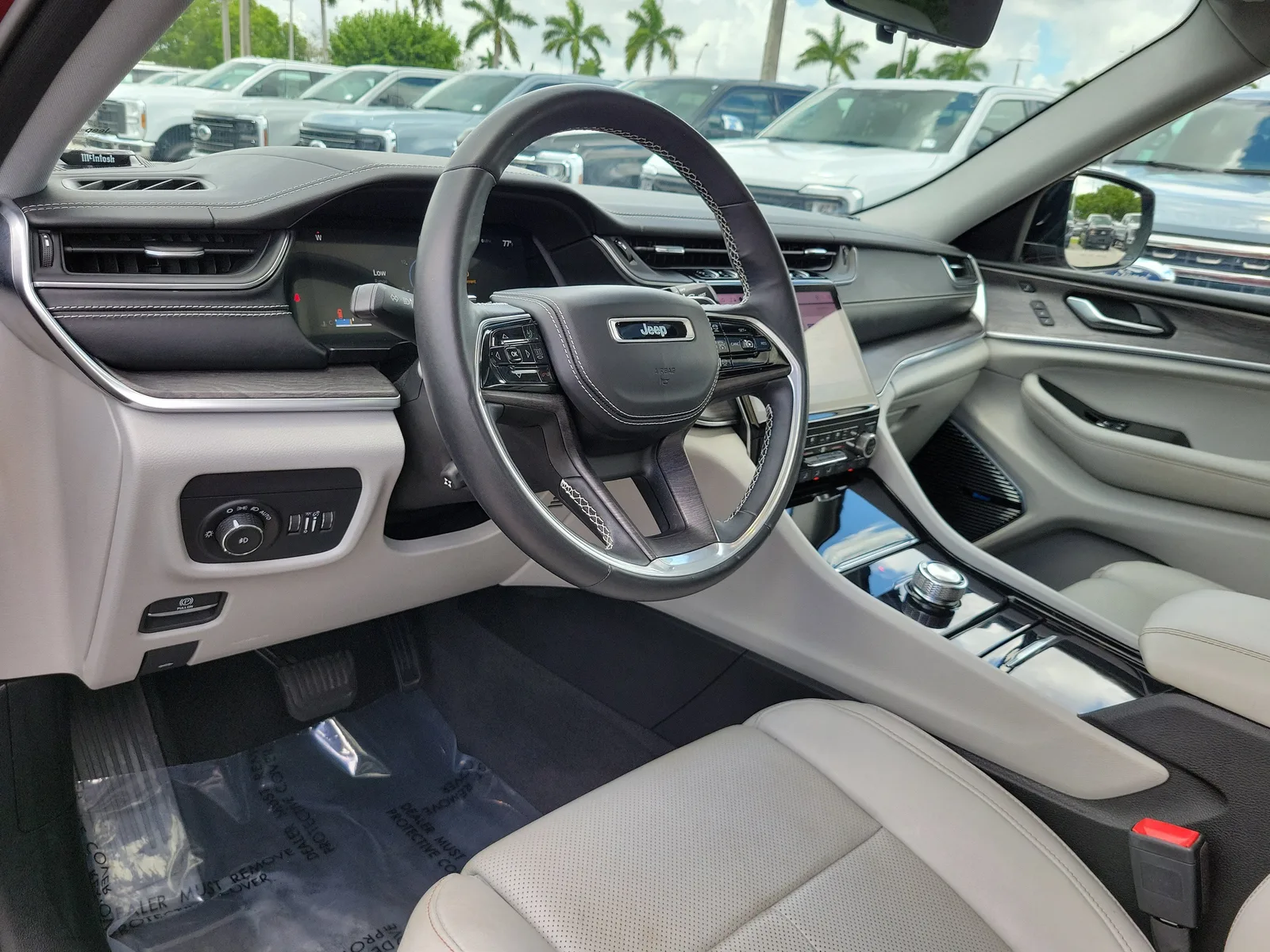 2021 Jeep Grand Cherokee L Overland photo 9