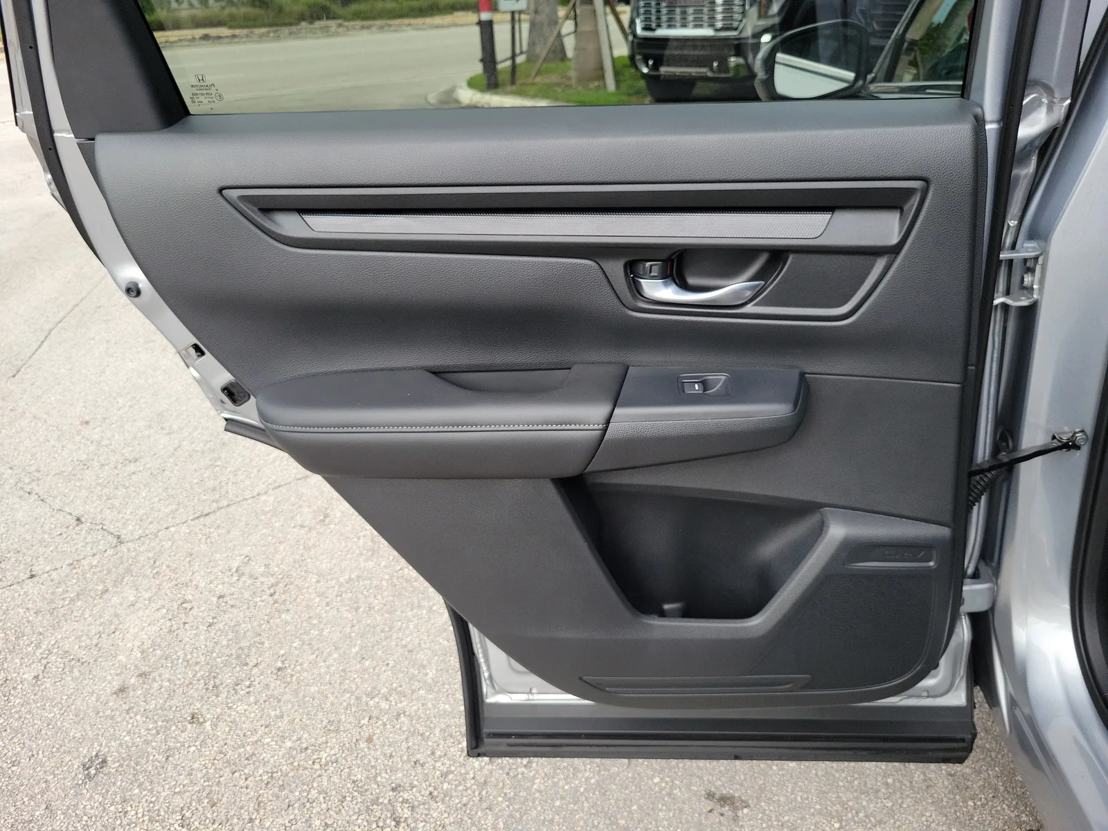 2025 Honda CR-V LX photo 11