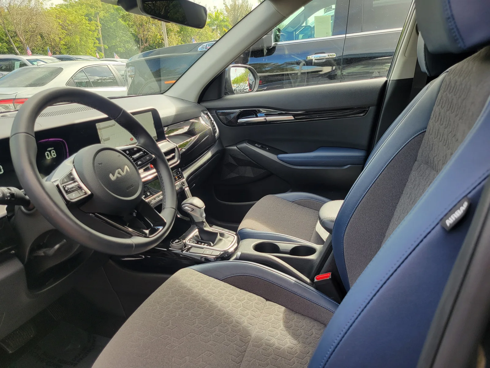 2025 Kia Seltos S photo 12