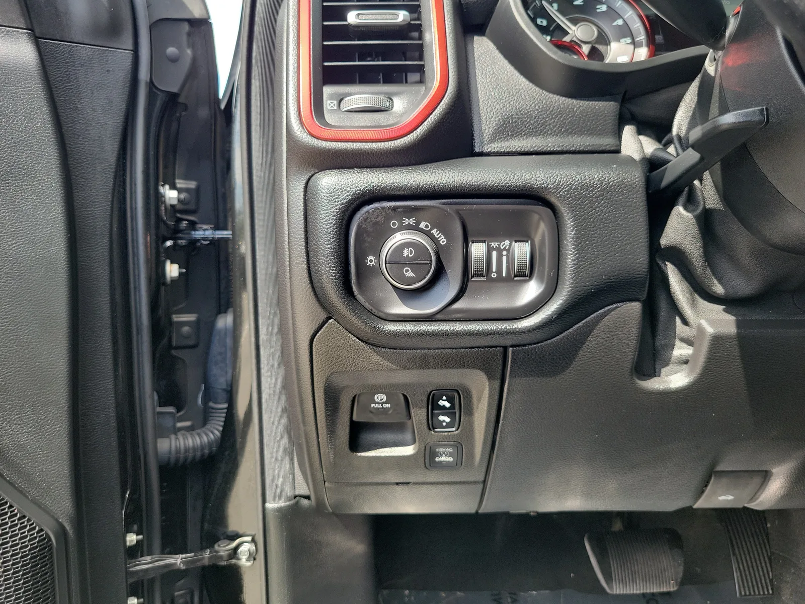 2019 RAM 1500 Rebel photo 25