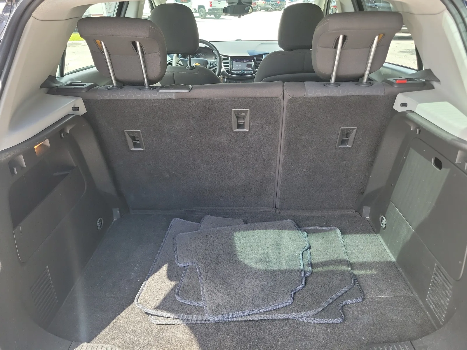 2020 Chevrolet Trax LS photo 12