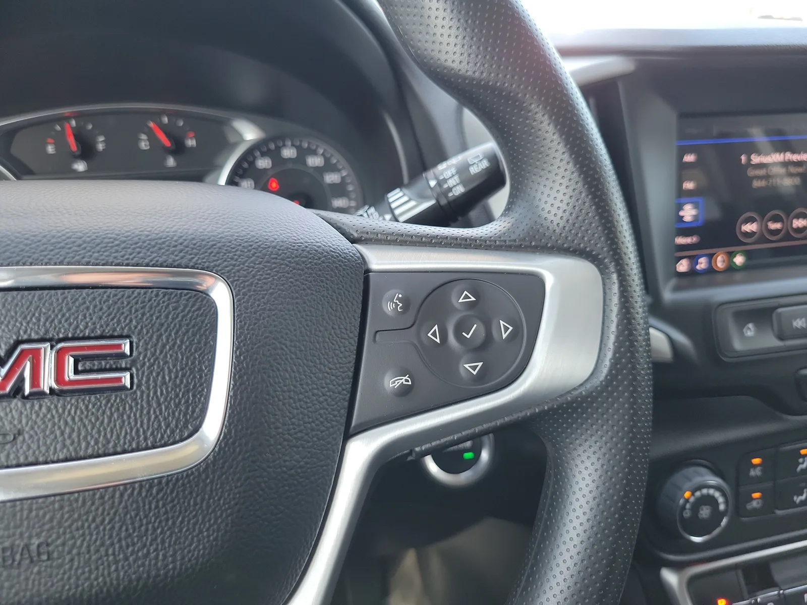 2023 GMC Terrain SLE photo 21