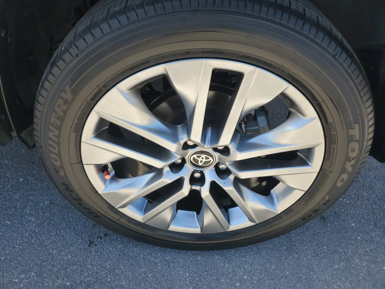 2023 Toyota RAV4 Limited photo 31