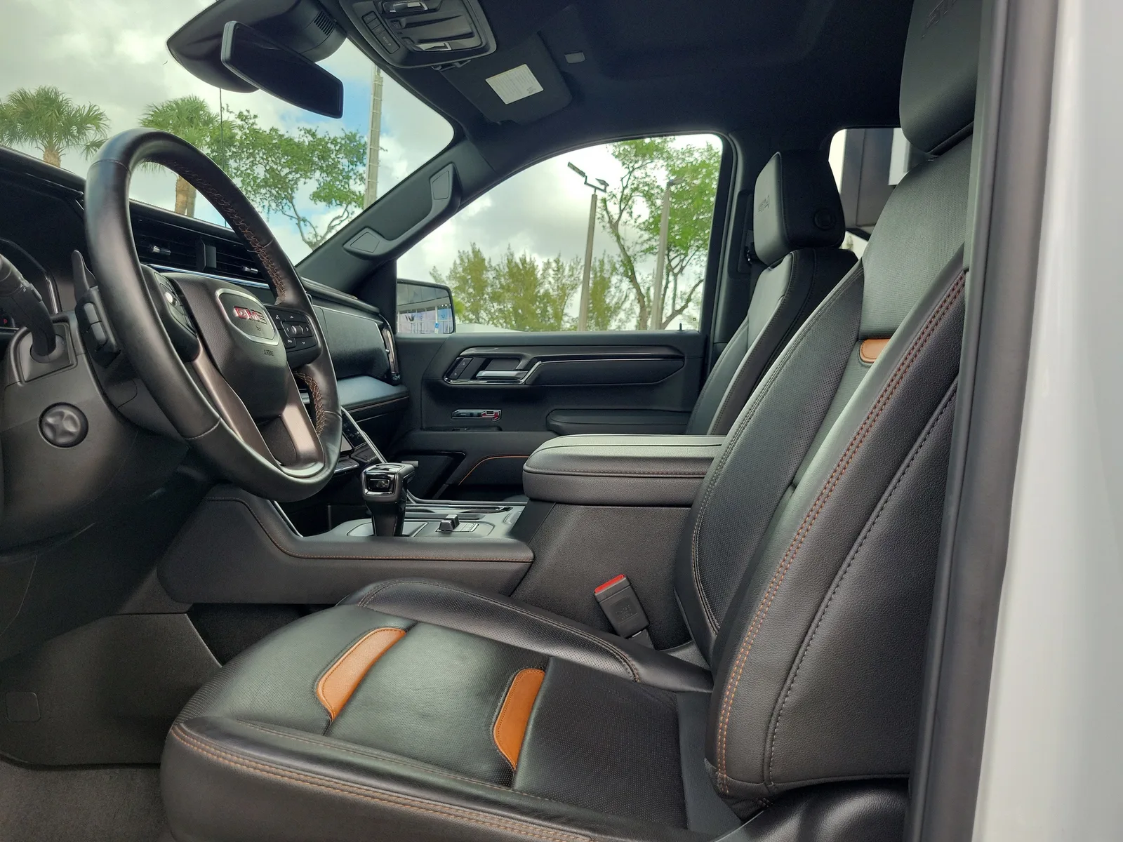 2025 GMC Sierra 1500 AT4 4WD photo 11