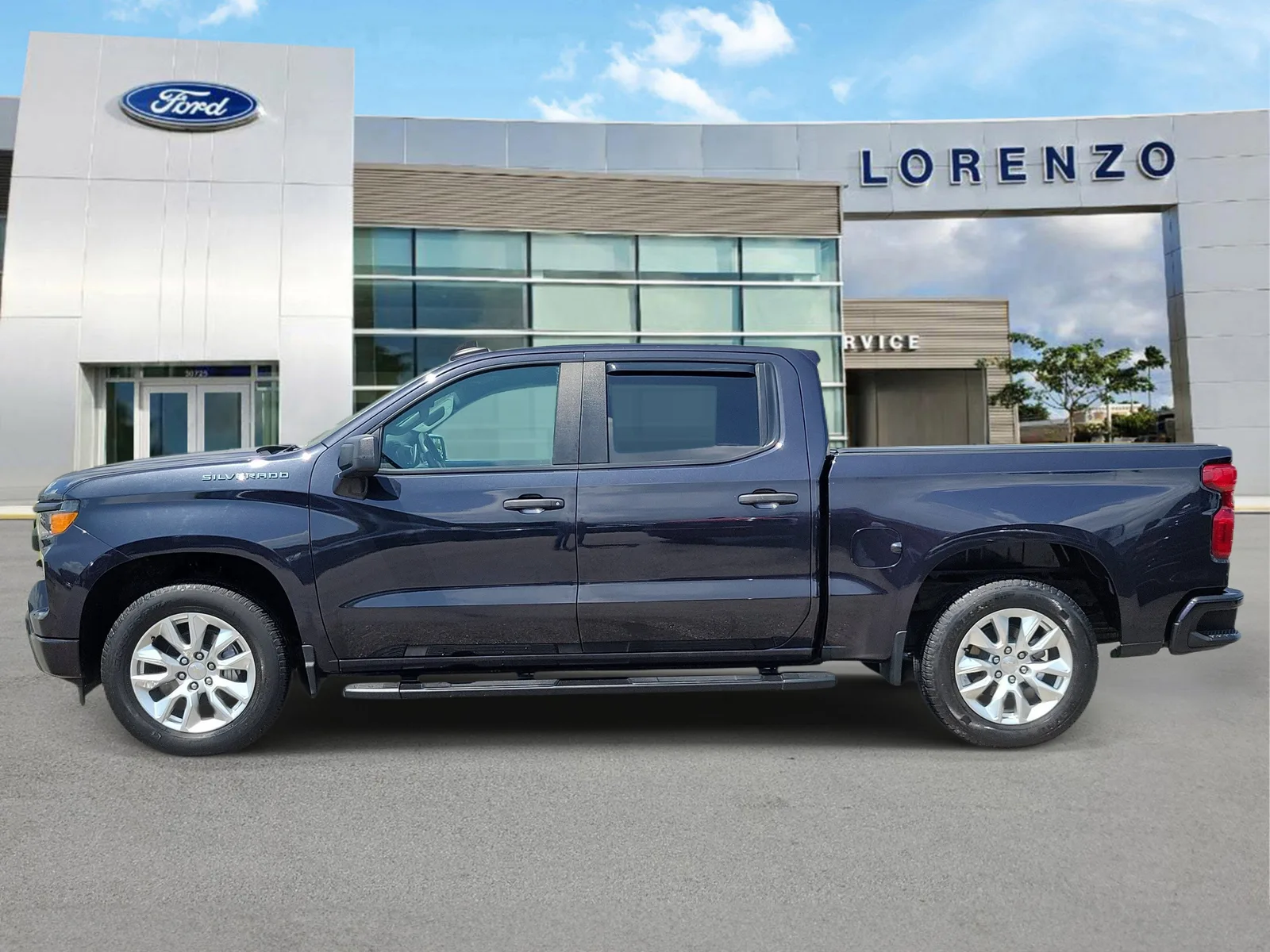 2023 Chevrolet Silverado 1500 Custom photo 8