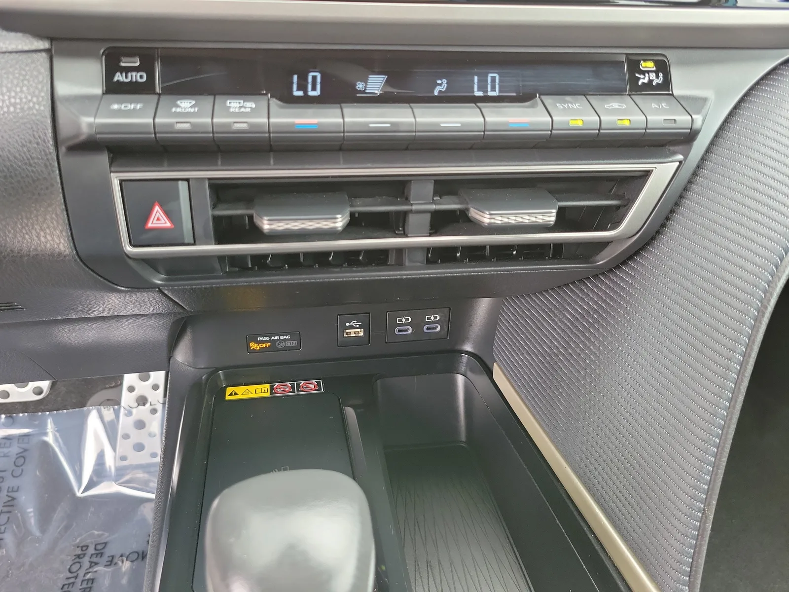 2025 Toyota Camry SE photo 30