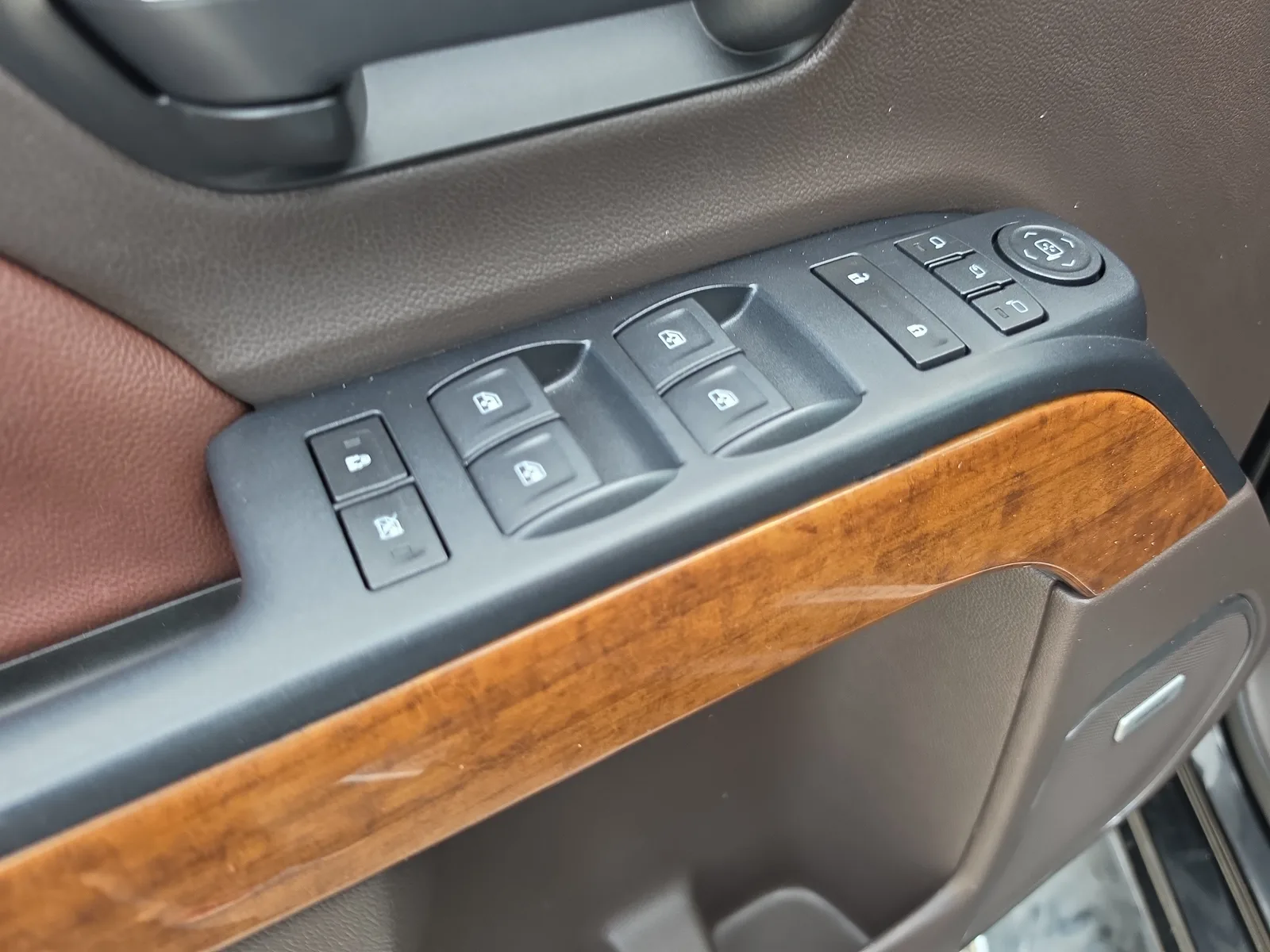 2018 Chevrolet Silverado 1500 High Country photo 22