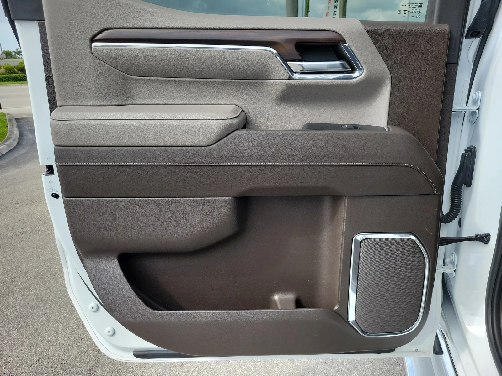 2024 GMC Sierra 1500 SLT photo 25