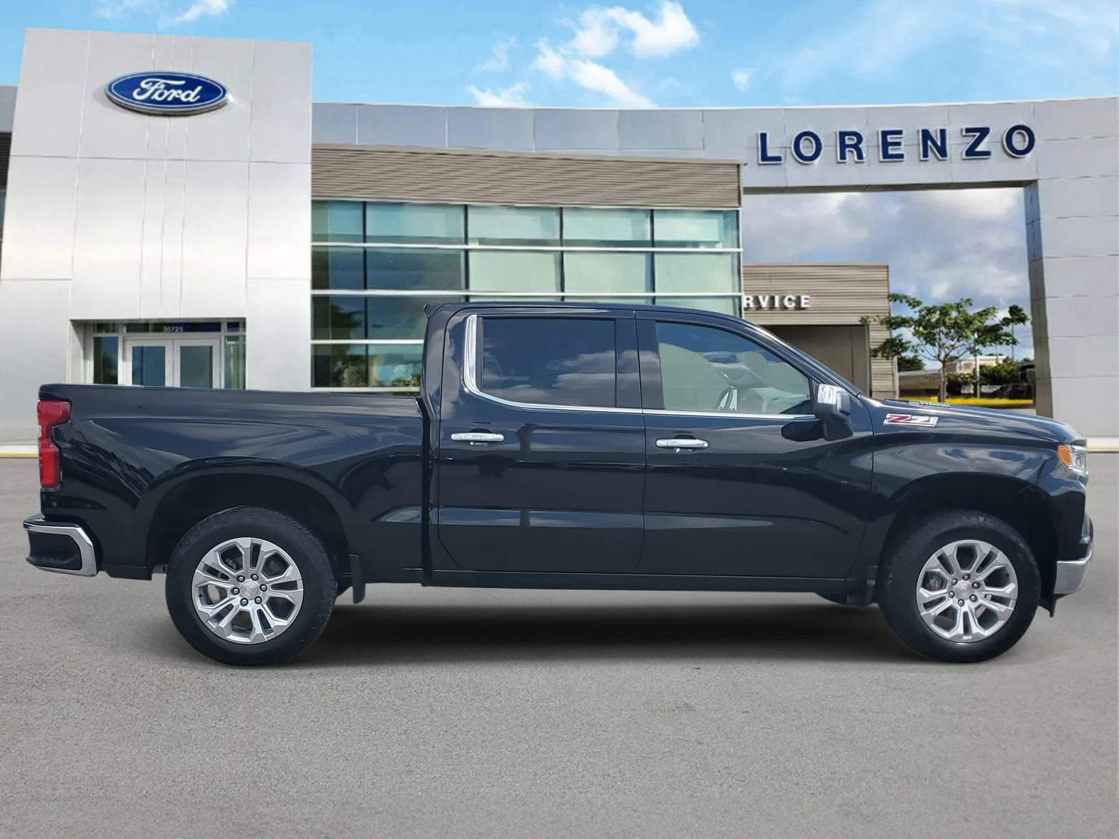2024 Chevrolet Silverado 1500 LTZ photo 4