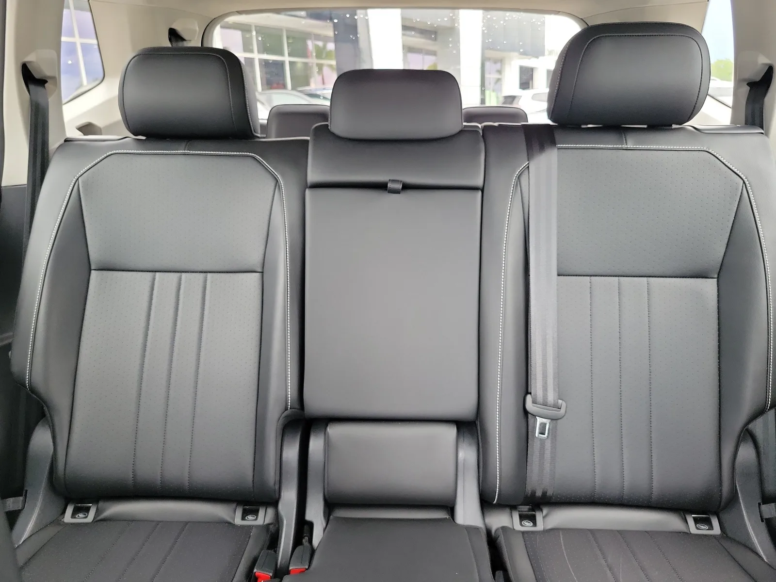 2024 Volkswagen Tiguan SE photo 15