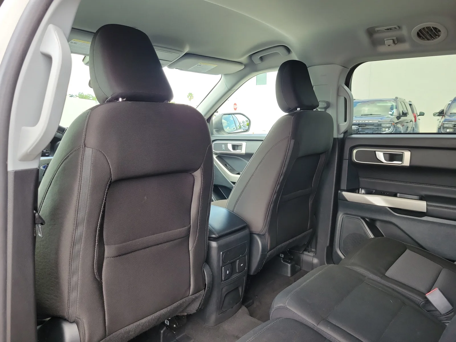 2023 Ford Explorer XLT photo 19