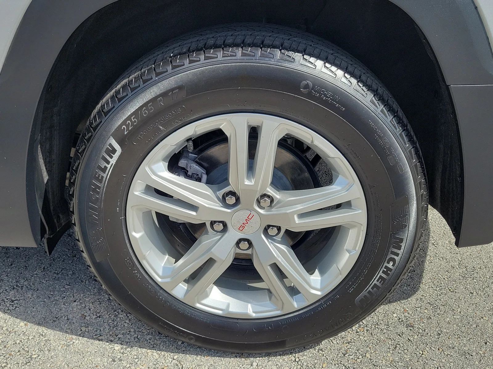 2024 GMC Terrain SLE photo 11