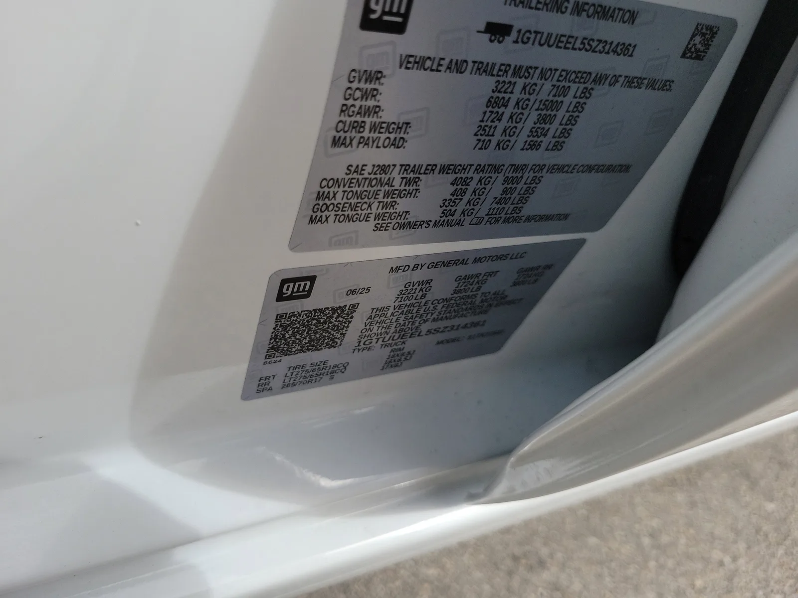2025 GMC Sierra 1500 AT4 4WD photo 28