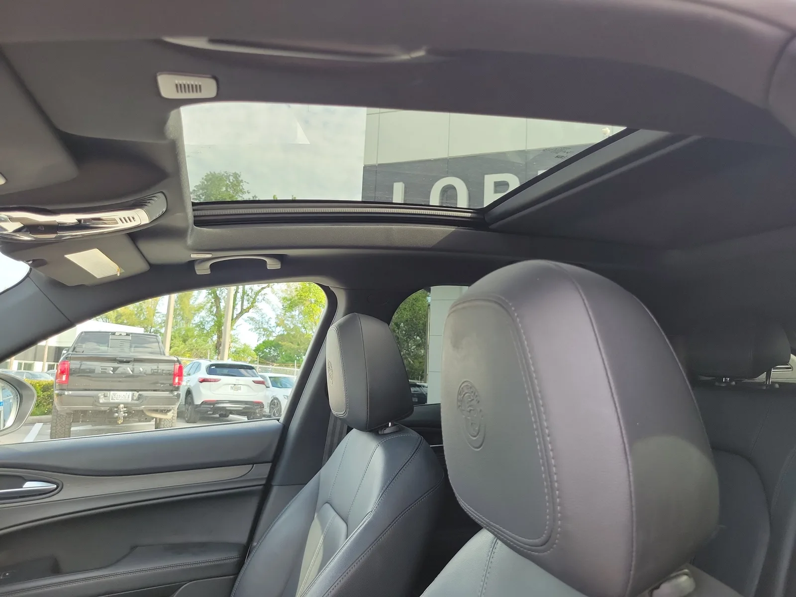 2023 Alfa Romeo Stelvio Ti photo 19
