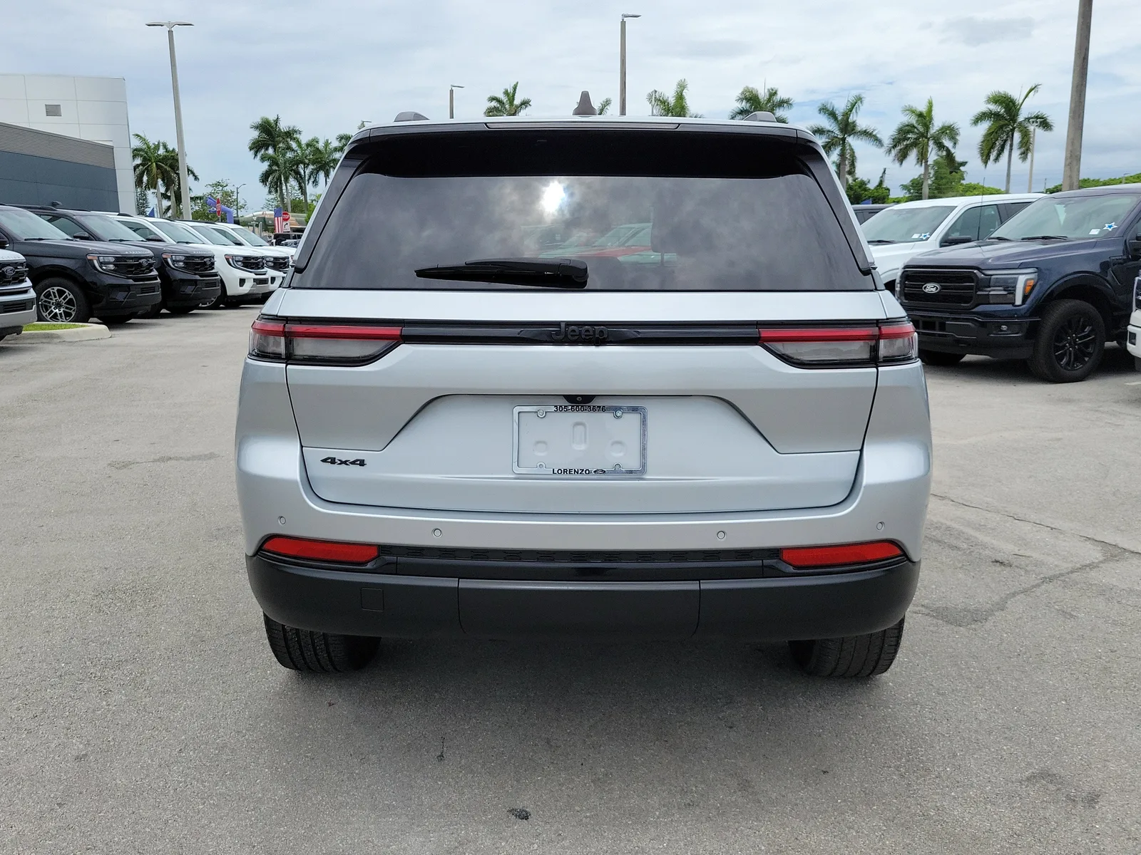 2023 Jeep Grand Cherokee Altitude X 4WD photo 6