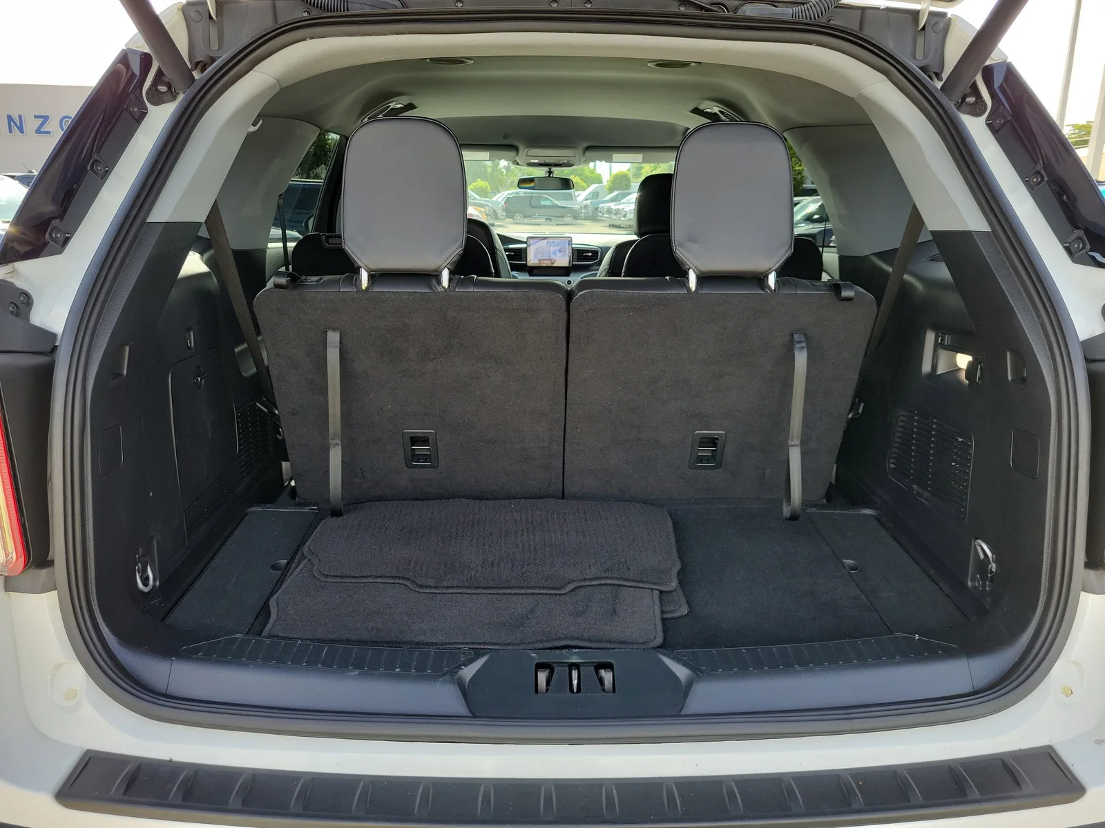 2023 Ford Explorer XLT photo 16