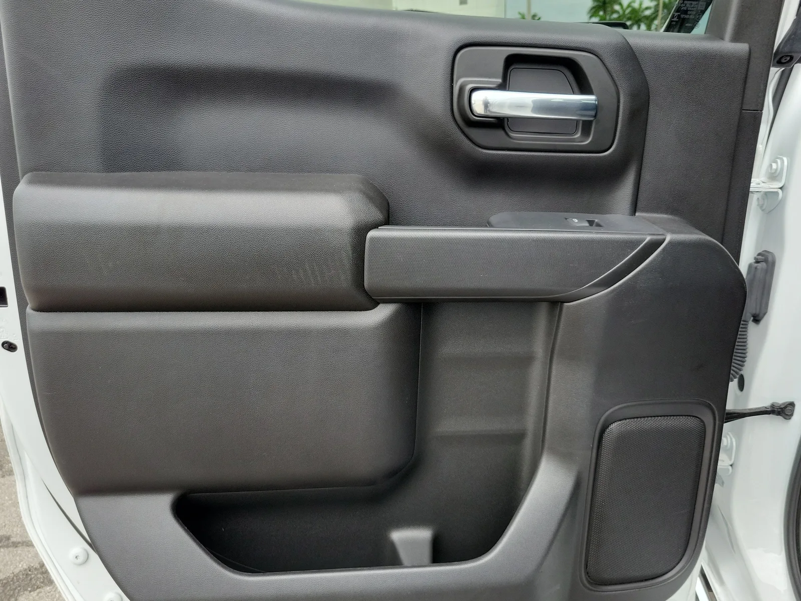2024 Chevrolet Silverado 1500 Custom photo 17