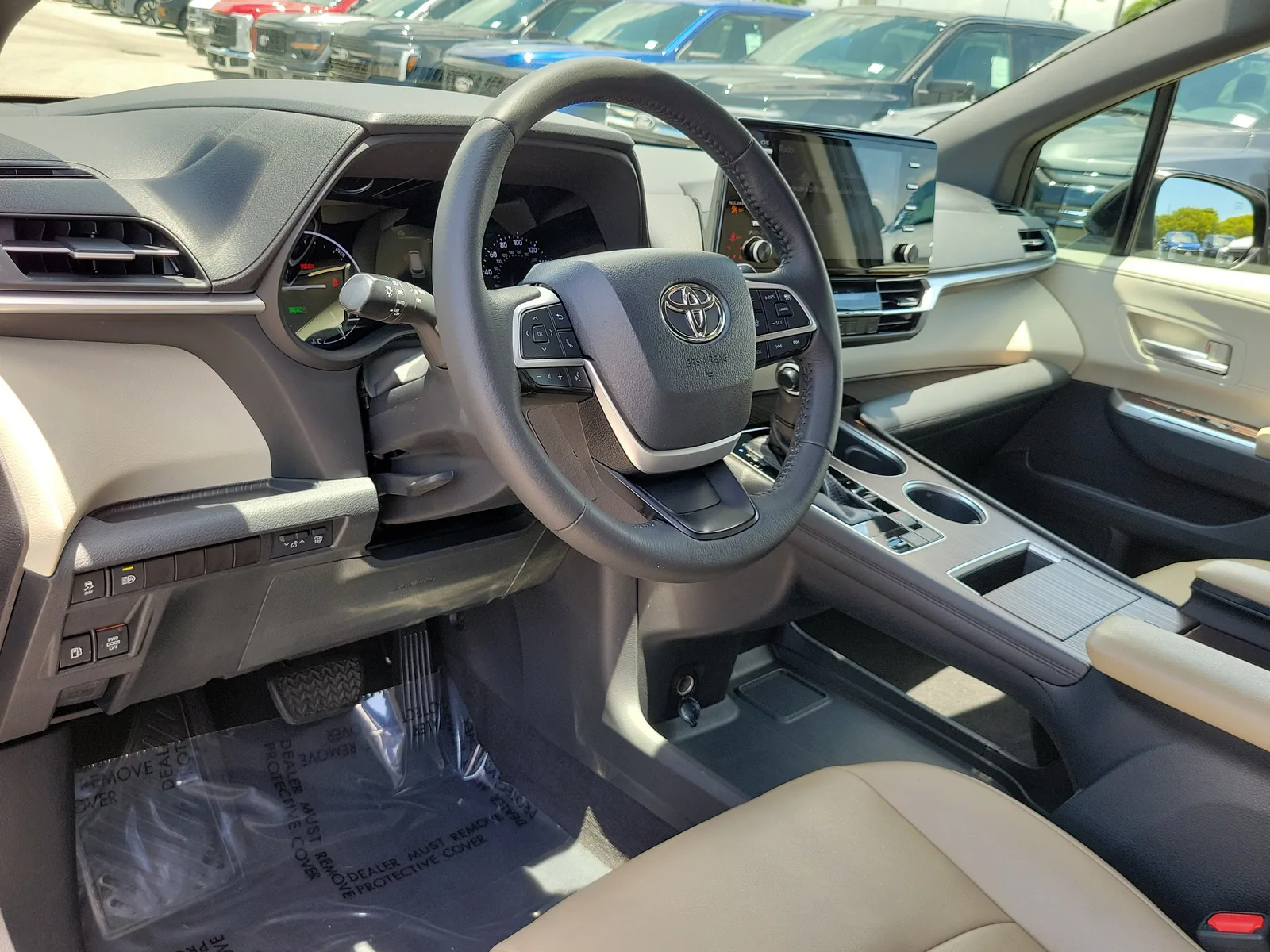 2021 Toyota Sienna XLE photo 12