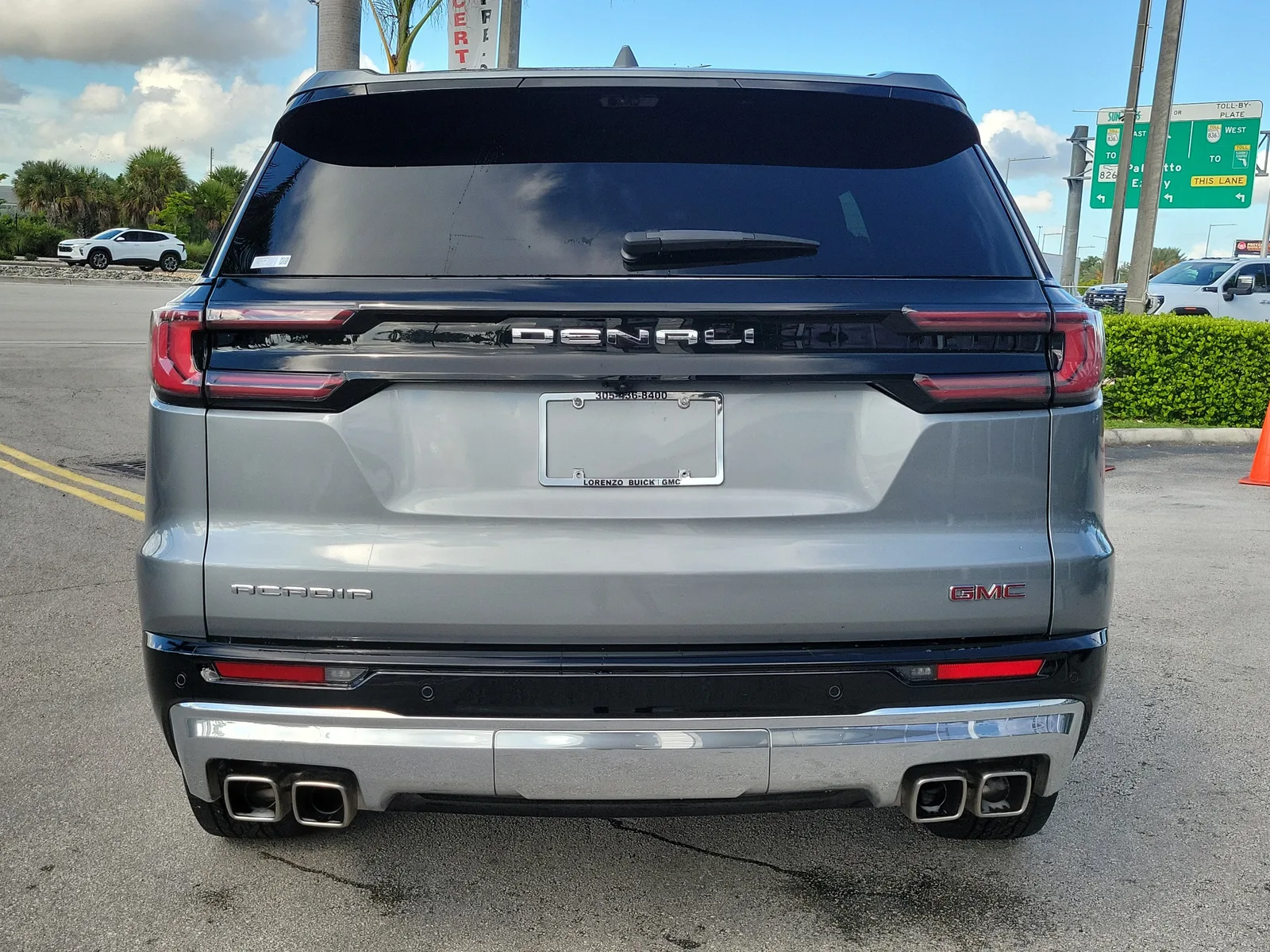 2025 GMC Acadia Denali photo 6