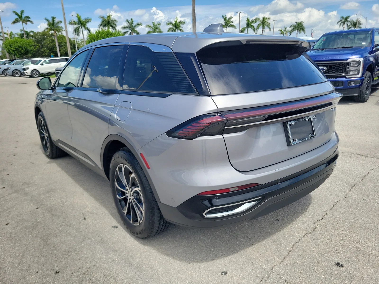 2024 Lincoln Nautilus Premiere 4WD photo 7