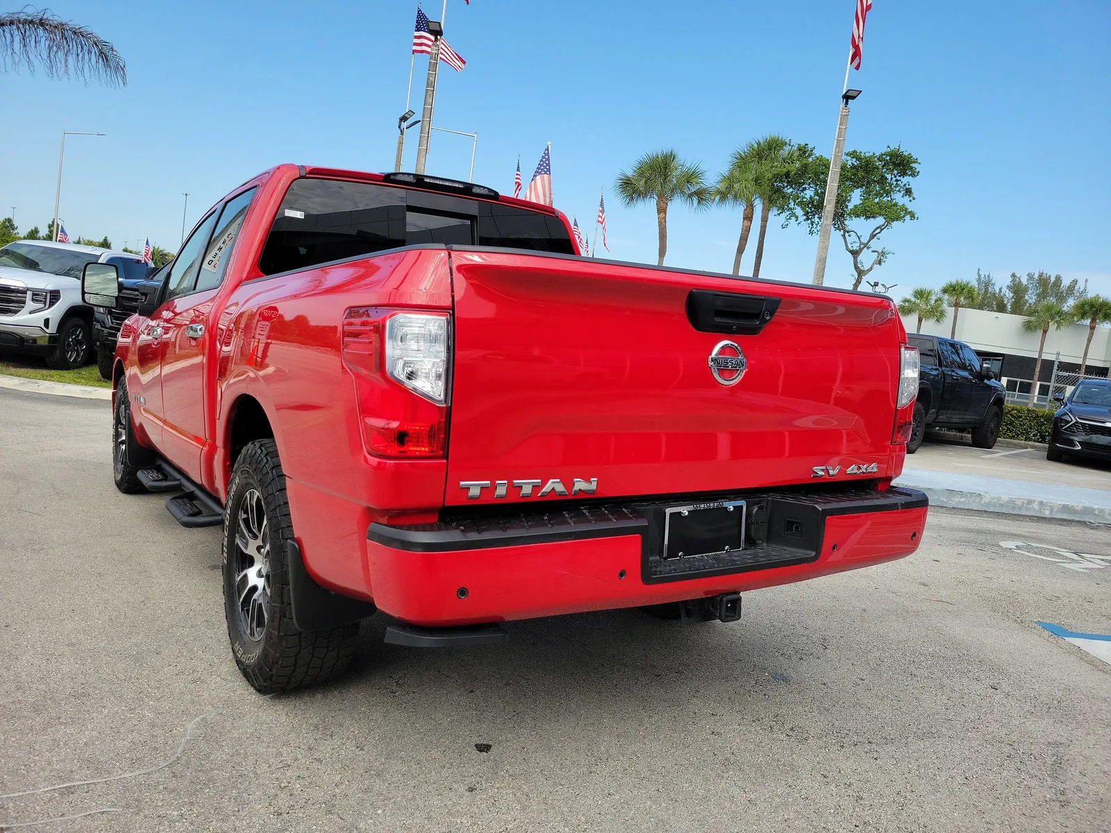 2021 Nissan Titan SV photo 7