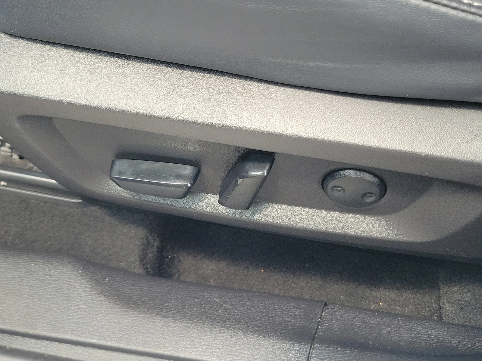 2024 Mitsubishi Outlander SE photo 13