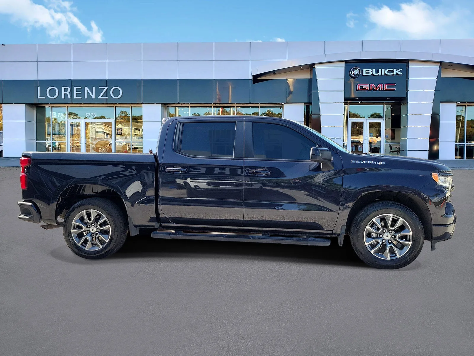 2024 Chevrolet Silverado 1500 RST photo 4