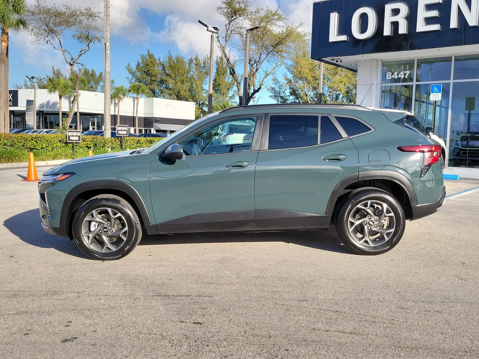 2025 Chevrolet Trax LT photo 8