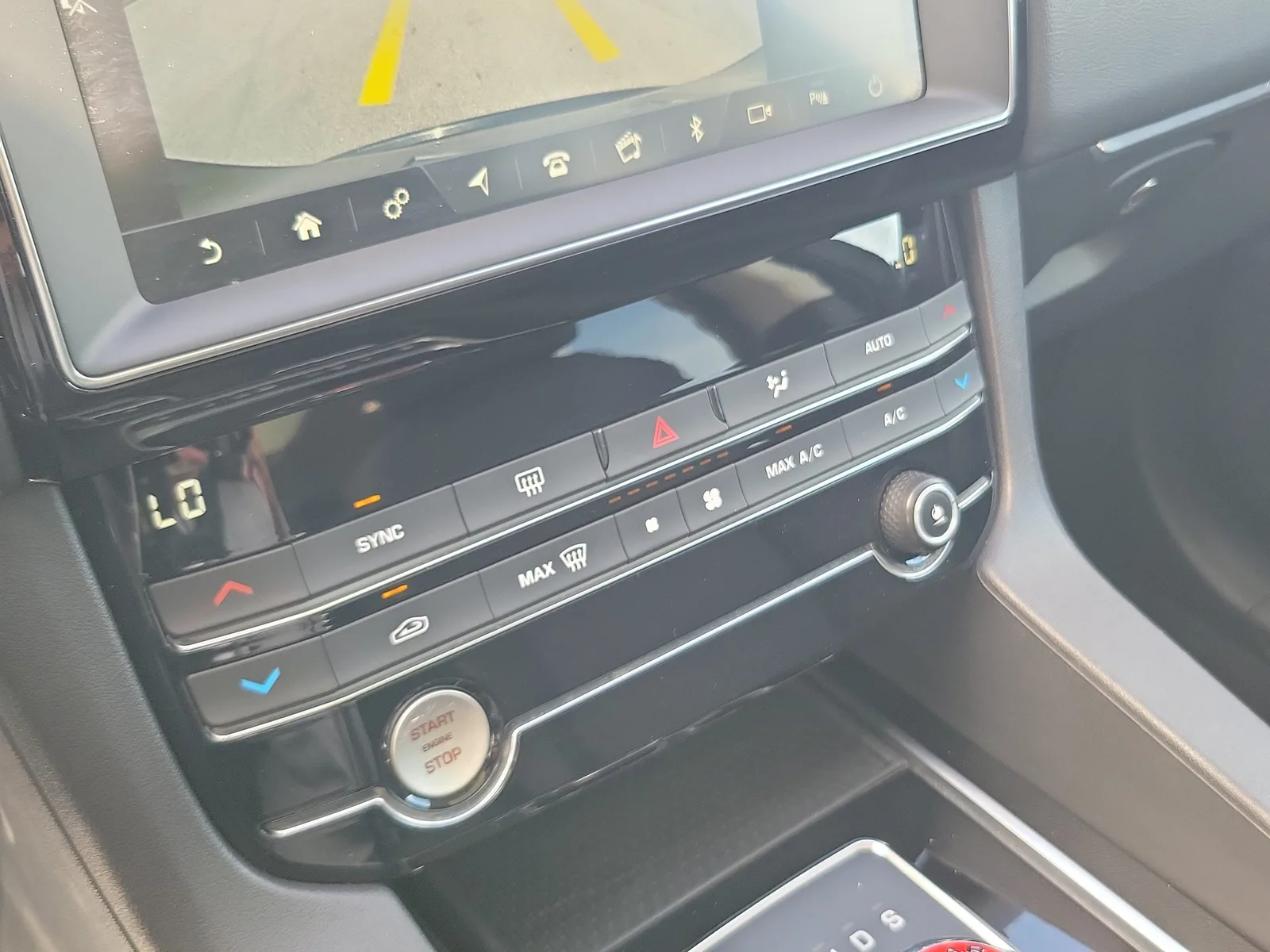 2019 Jaguar F-PACE 25t photo 26