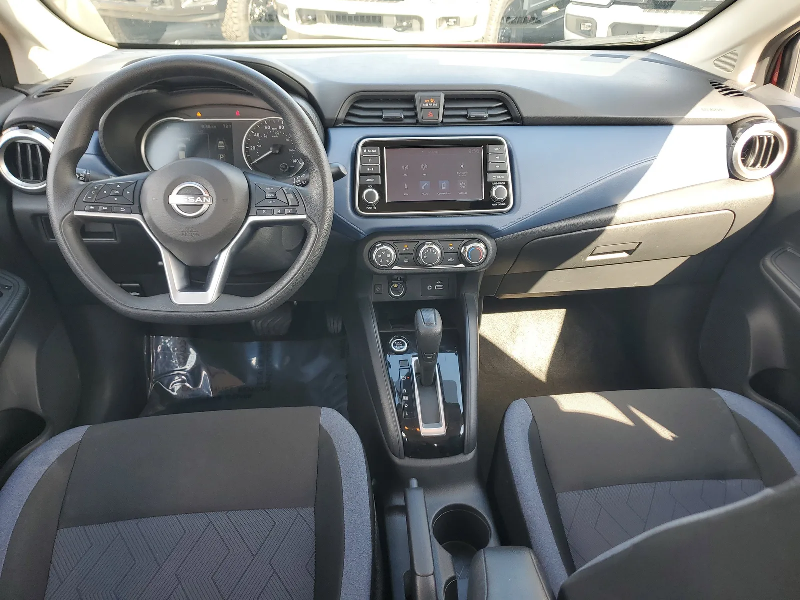 2025 Nissan Versa SV photo 14