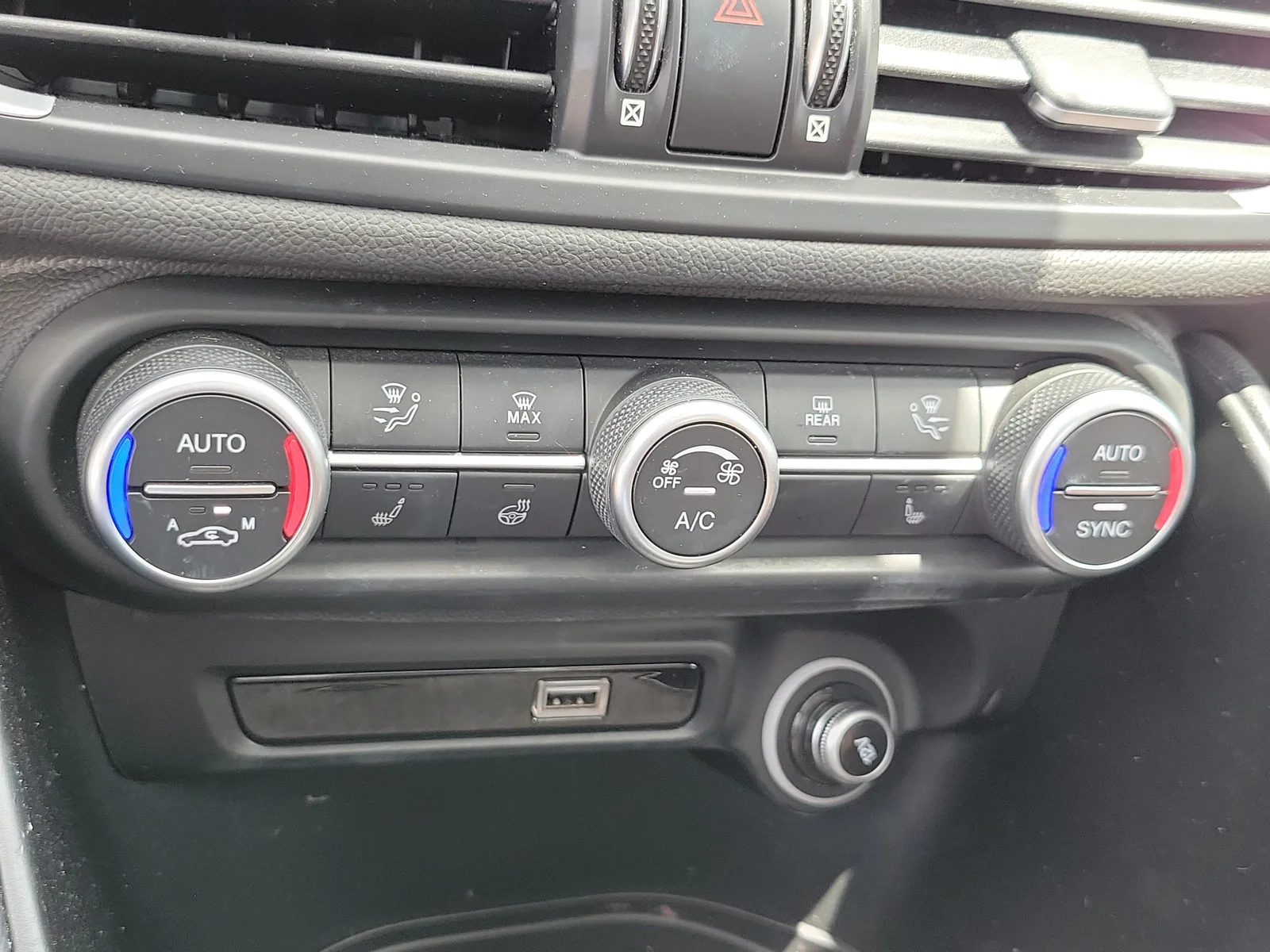 2022 Alfa Romeo Giulia Ti photo 19
