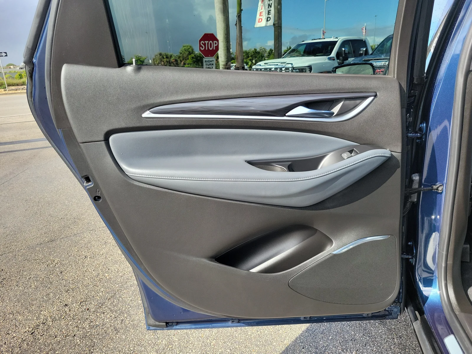 2023 Buick Enclave Premium photo 25