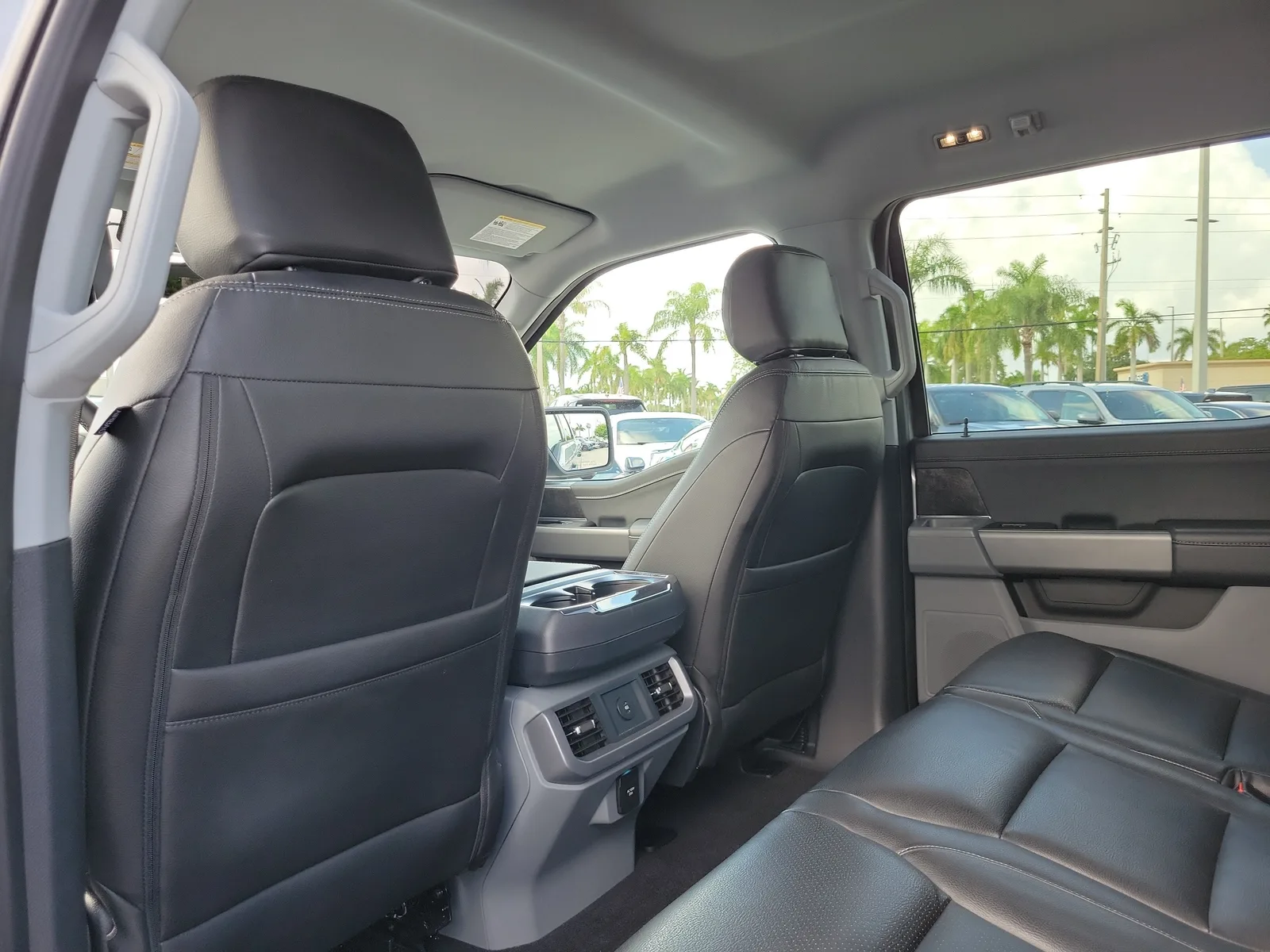 2025 Ford F-150 Lightning XLT photo 19