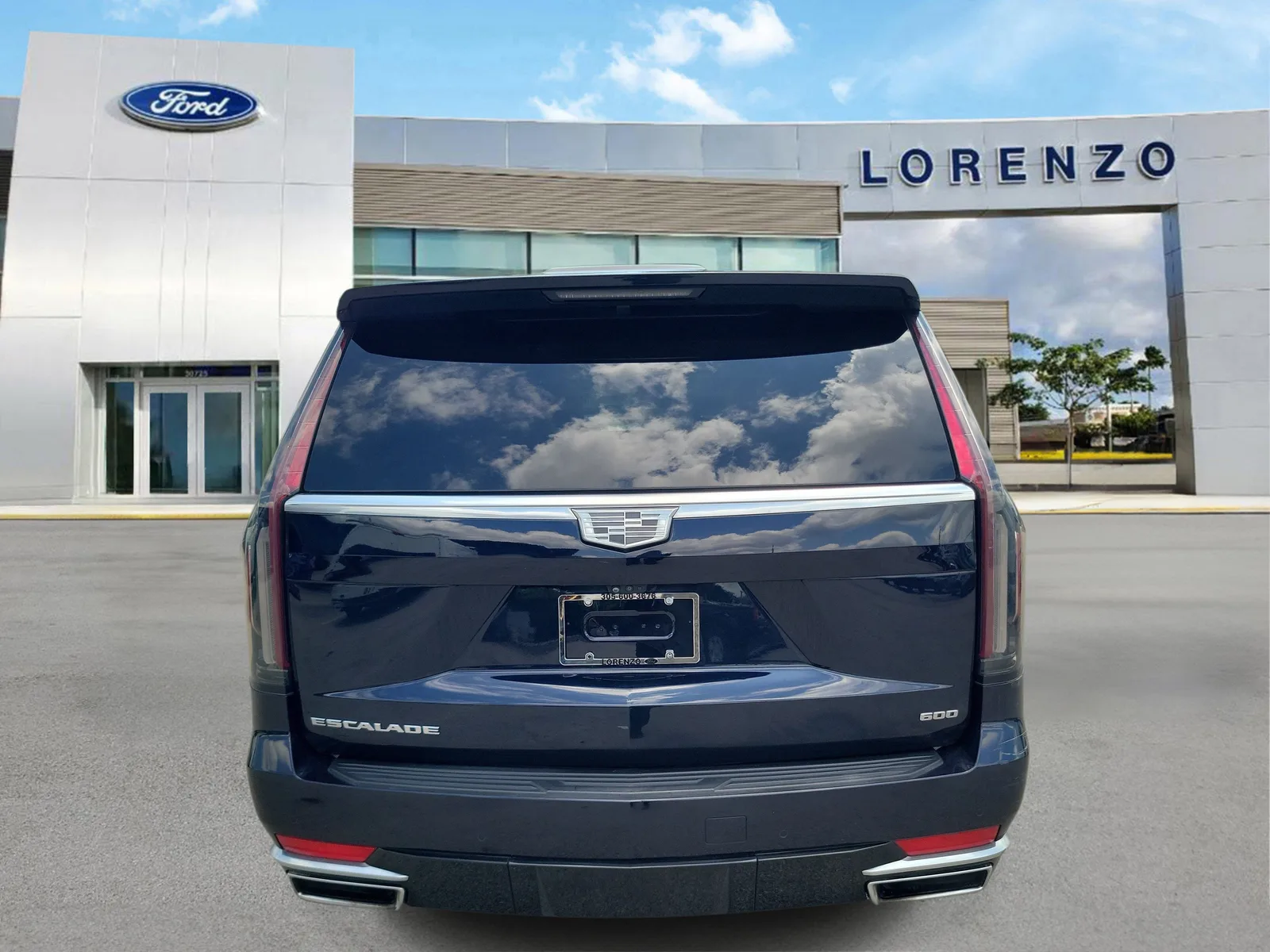 2023 Cadillac Escalade 4WD Premium Luxury photo 6