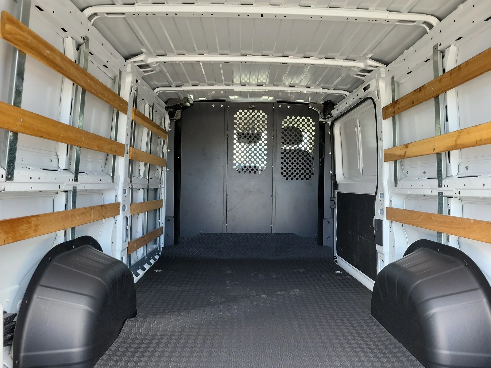 2025 RAM ProMaster Cargo Van Tradesman photo 14