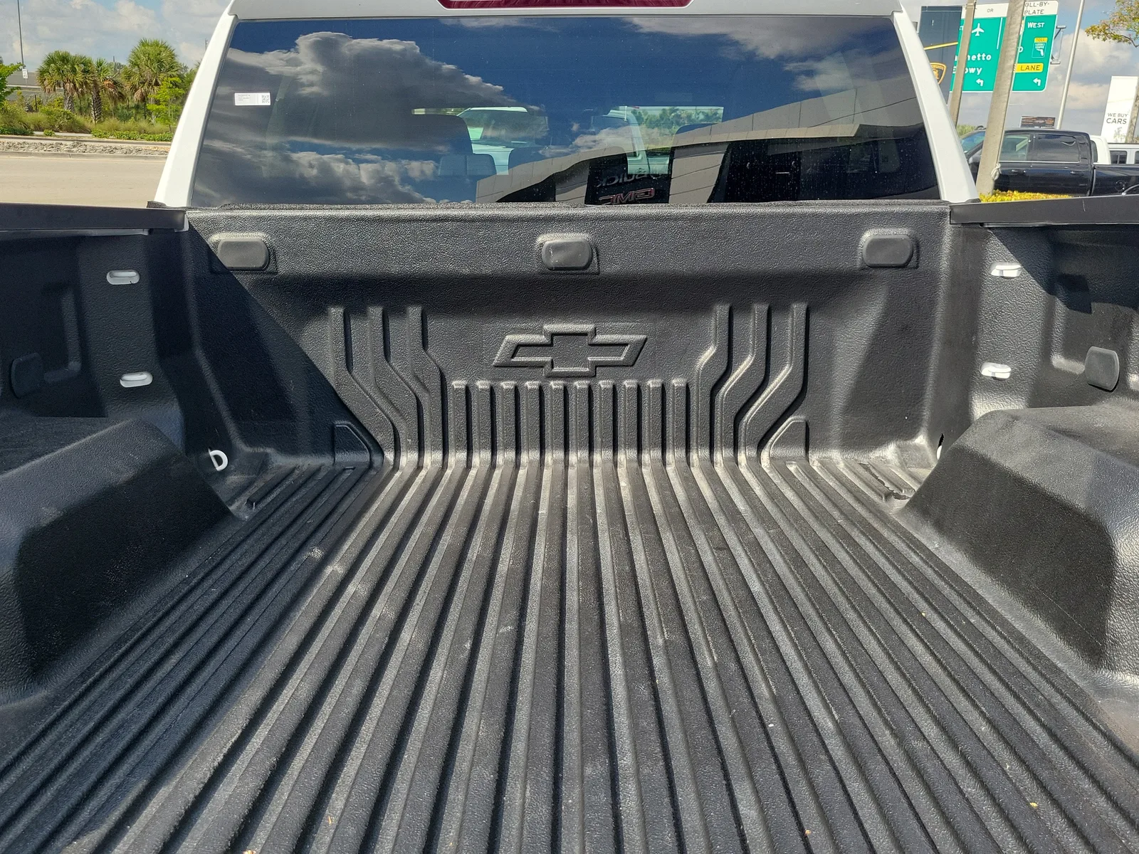 2024 Chevrolet Silverado 1500 RST photo 28
