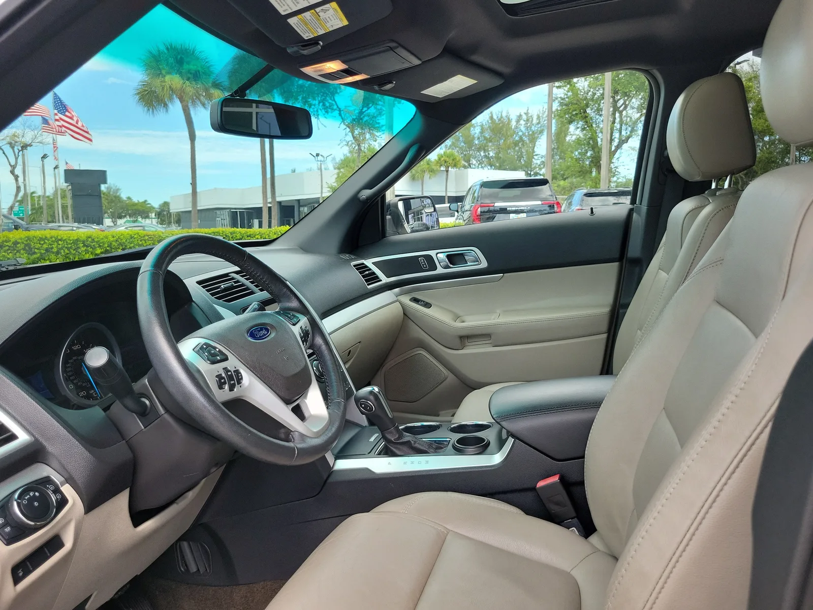 2013 Ford Explorer XLT photo 13